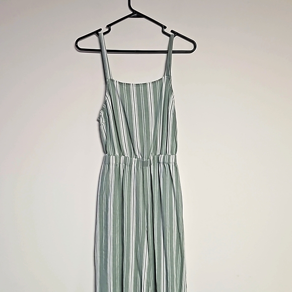 Thread story size lg cropped pantsuit open back tiesat bra line. - Picture 1 of 7